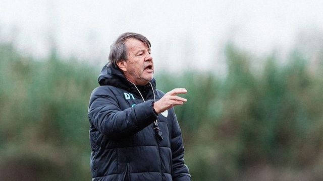 Uno de los cambios que planeaba Ricardo Zielinski en la visita de Belgrano a Aldosivi, frustrado por lesión.