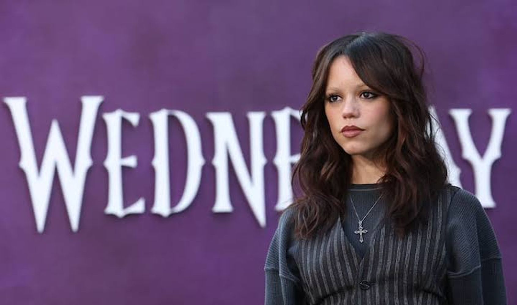 Jenna Ortega (24 años) habló sobre el trastorno obsesivo compulsivo que padece desde los 7 años y reveló cómo afecta su vida cotidiana: “Tengo un montón de pensamientos dando vueltas en la cabeza al mismo tiempo”