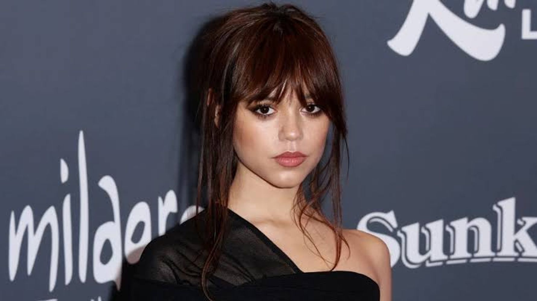 Jenna Ortega (24 años) habló sobre el trastorno obsesivo compulsivo que padece desde los 7 años y reveló cómo afecta su vida cotidiana: “Tengo un montón de pensamientos dando vueltas en la cabeza al mismo tiempo”