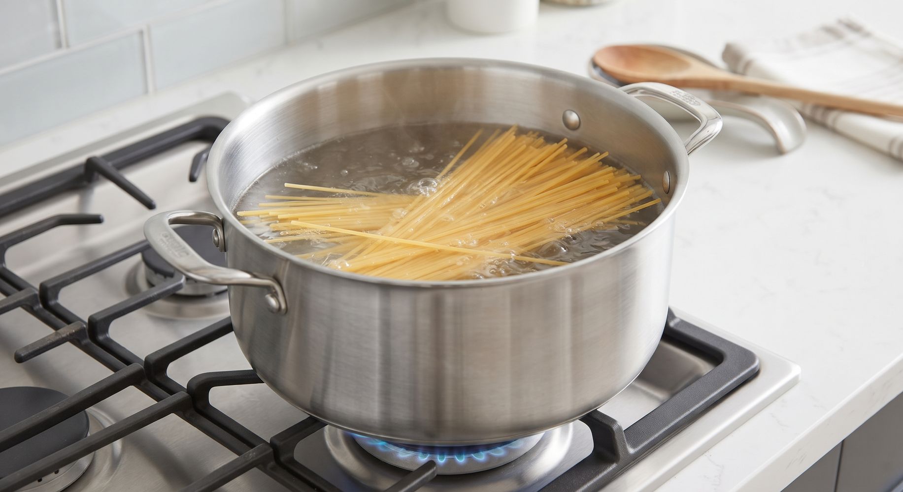 Los expertos cocineros coinciden sobre el error más común al cocinar fideos: “El problema no siempre es que se peguen, sino el momento en que se los pone en el agua”