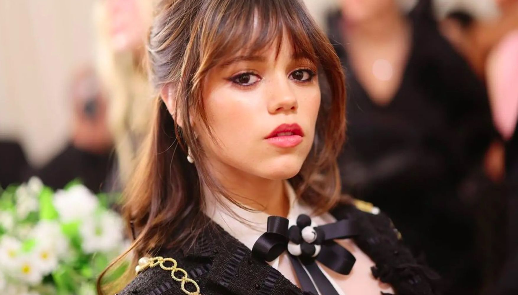 Jenna Ortega (24 años) habló sobre el trastorno obsesivo compulsivo que padece desde los 7 años y reveló cómo afecta su vida cotidiana: “Tengo un montón de pensamientos dando vueltas en la cabeza al mismo tiempo”