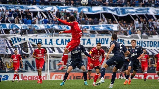 El presidente de San Martín cuestionó los dos penales de Quilmes, pidió disculpas a los hinchas y ratificó a Alejandro Orfila.