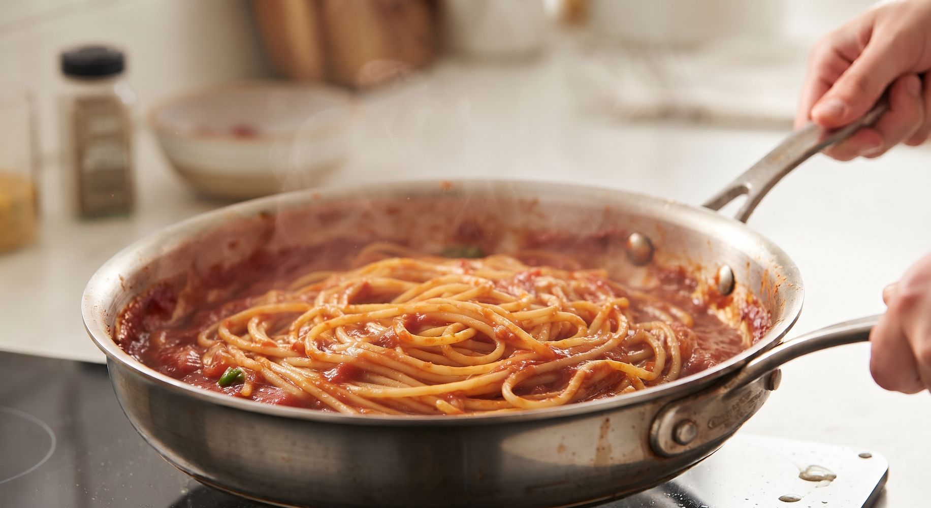 Los expertos cocineros coinciden sobre el error más común al cocinar fideos: “El problema no siempre es que se peguen, sino el momento en que se los pone en el agua”