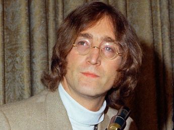 La profunda reflexión de John Lennon, músico y compositor británico, sobre el amor propio y las relaciones de pareja: “Nos hicieron creer que cada uno de nosotros es la mitad de una naranja, pero nadie nos contó que ya nacemos completos”