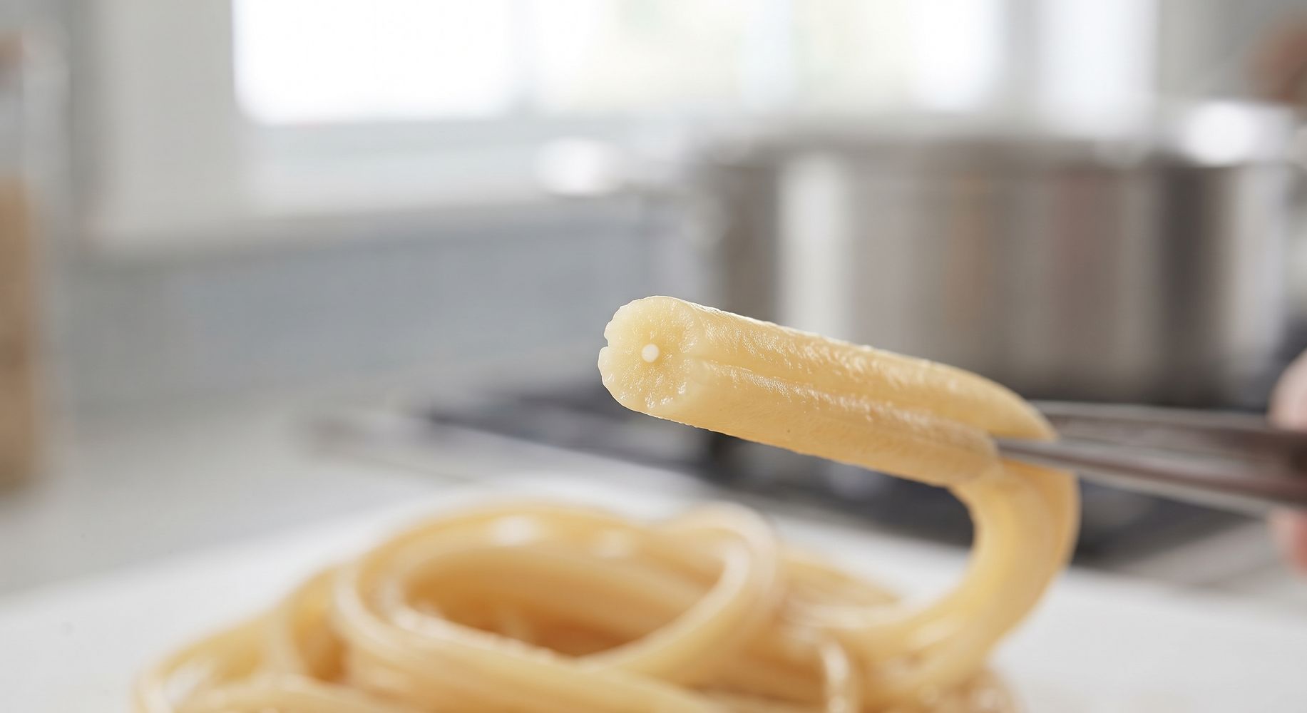 Los expertos cocineros coinciden sobre el error más común al cocinar fideos: “El problema no siempre es que se peguen, sino el momento en que se los pone en el agua”