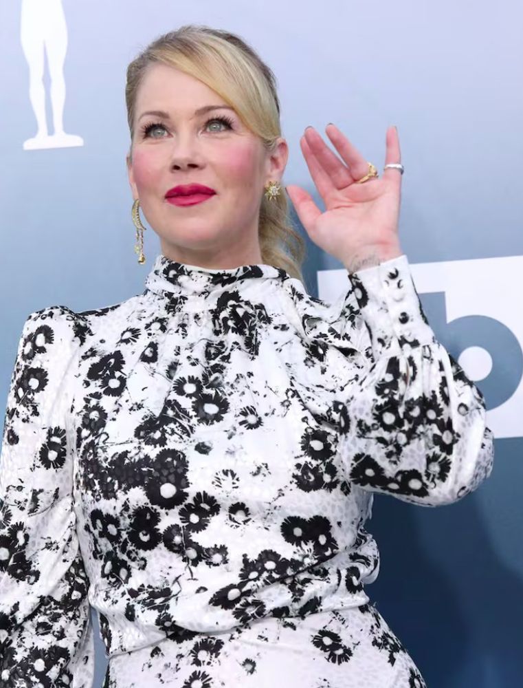 Christina Applegate (54 años) reveló que le diagnosticaron esclerosis múltiple por error hace cinco años y contó su angustia: “No estoy mejor. Si acaso, he empeorado. He vuelto al punto de partida, sin saber qué me está pasando”