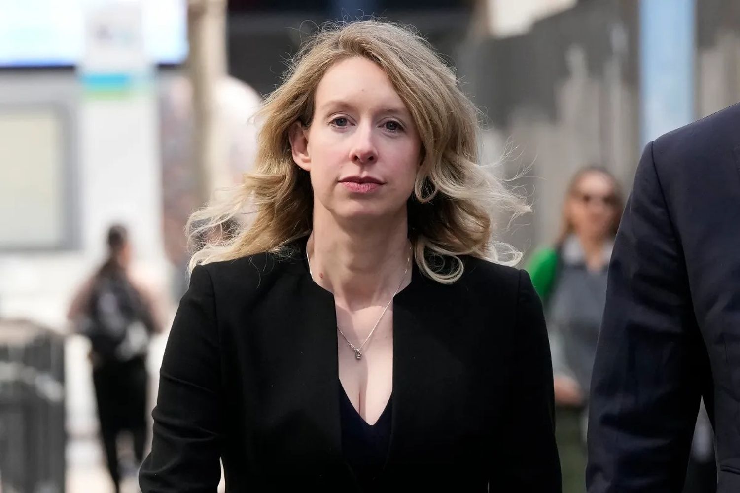 You Can See Everything sigue a Elizabeth Holmes, la fundadora de Theranos.