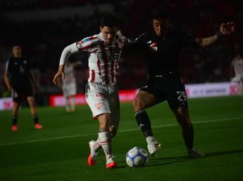 Instituto zafó de la expulsión de Alex Luna apenas iniciado el partido; y le anularon un gol por el VAR