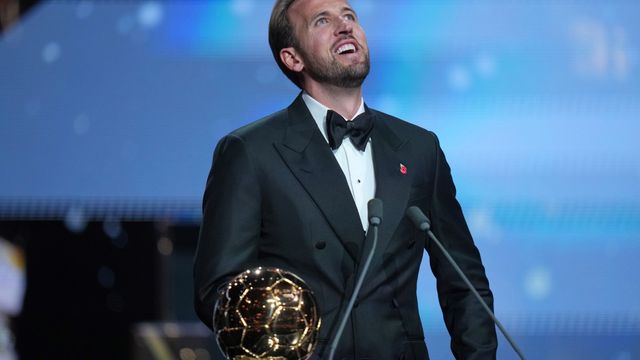 Harry Kane y le ganó la pulseada entre goleadores a Mbappé, para llevarse el Balón de Oro.