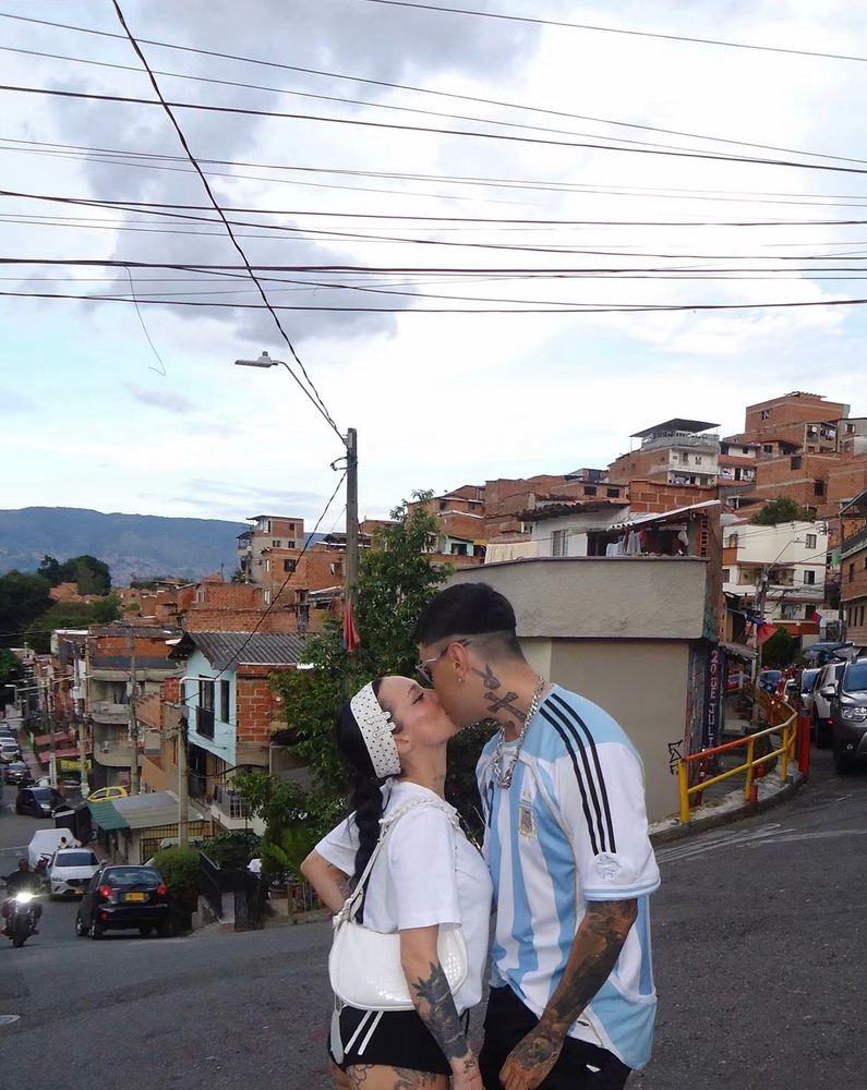A un mes de novios, Tiago PZK compartió sus fotos más íntimas con La Joaqui y sorprendió con una apasionada dedicatoria