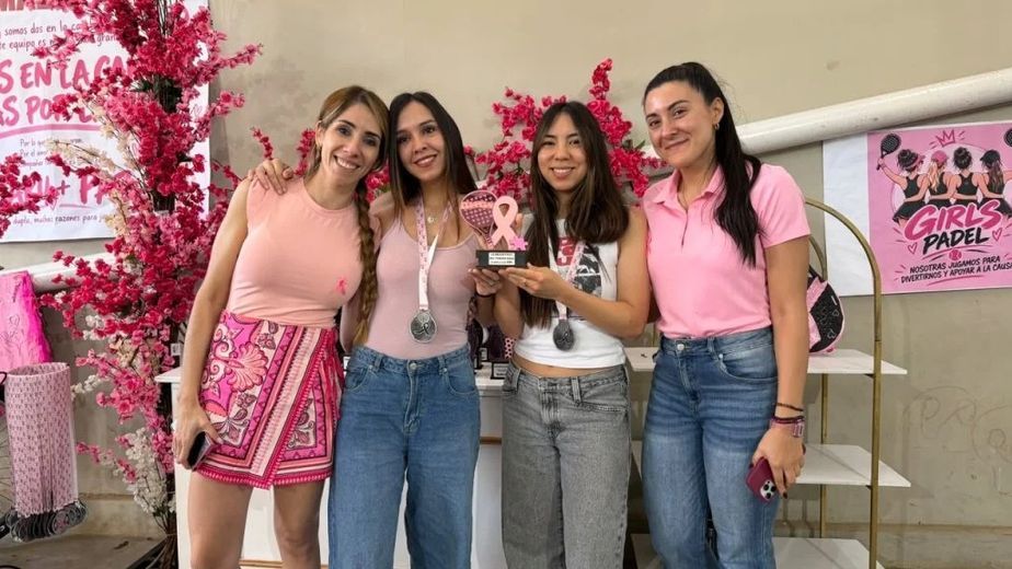 Puerto Iguazú reunió a más de 140 mujeres en un torneo de pádel por Octubre Rosa
