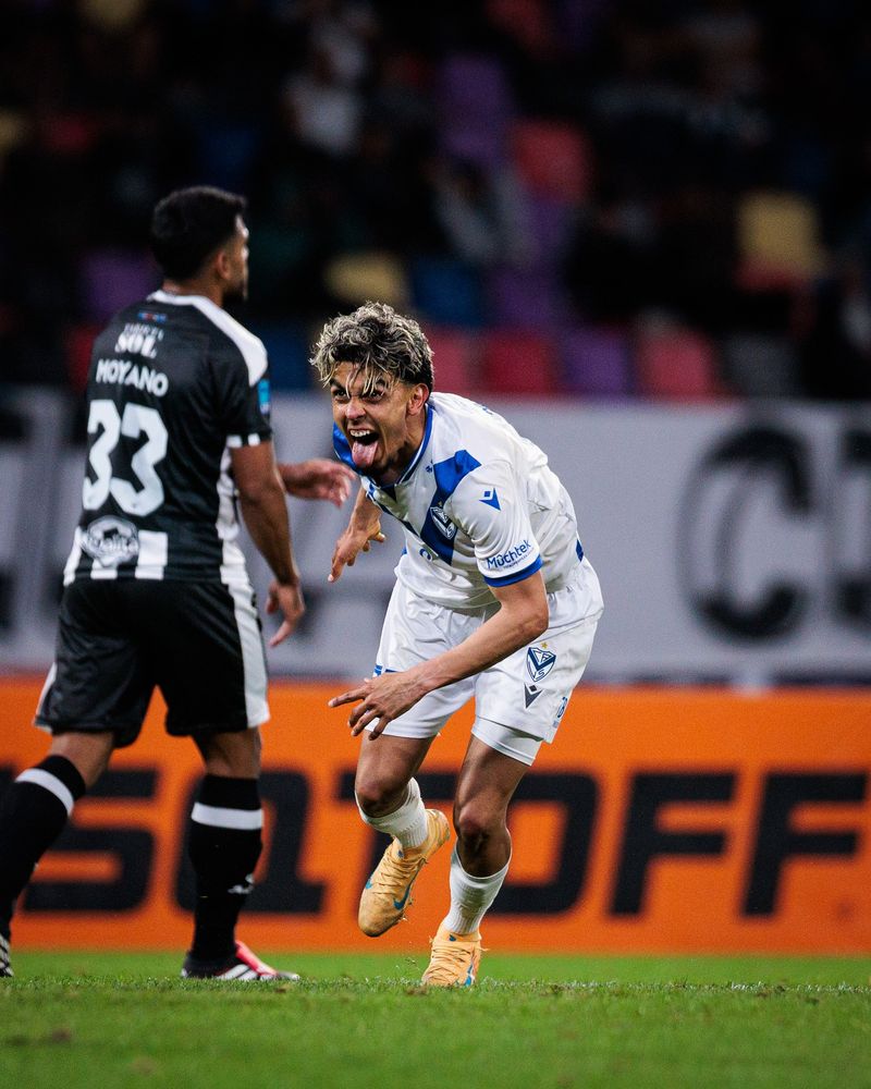 Goledor del Clausura. Con un hat-trick, Ronaldo Martínez, ex Talleres, llegó a los 10 tantos.