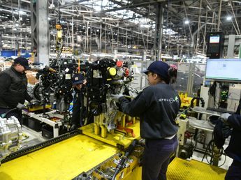 Cómo se fabrica en Córdoba uno de los autos más vendidos en Argentina