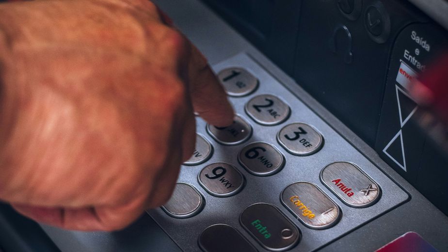 Por qué los bancos no atenderán durante 5 días en Córdoba por la visita del Papa