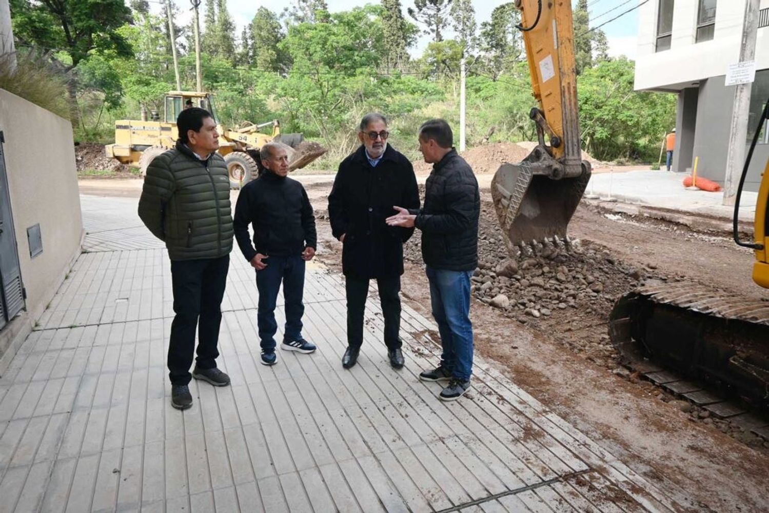 La Municipalidad de San Salvador de Jujuy puso en marcha un plan de pavimentación con hormigón rígido, en la calle Comandante Pedro Pérez y alrededores. El sector será parte de un nudo vial estratégico para descomprimir el tráfico y mejorar la conectividad de la zona.