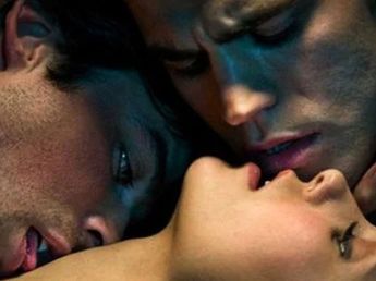 Éxitos en Netflix: la serie ideal para Halloween que esconde romances prohibidos y escenas subidas de tono