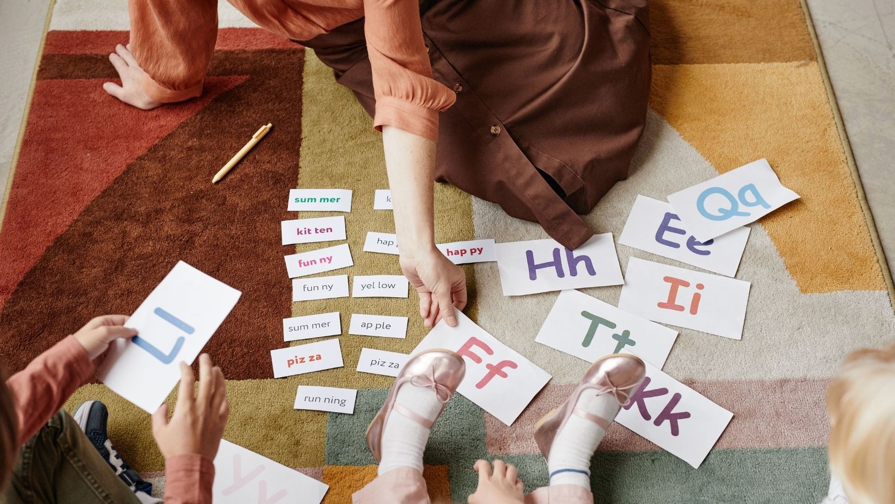 La experiencia que ofrece una familia por enseñarle inglés a sus hijos.