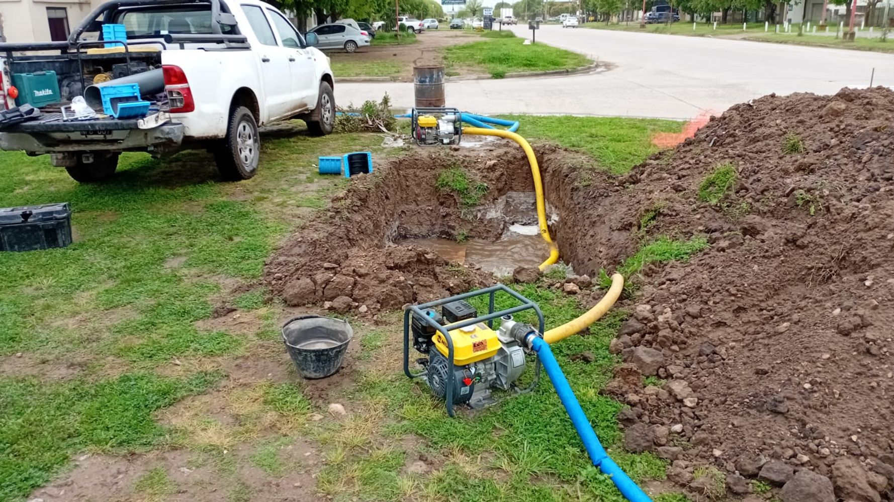 Trabajan en dos pérdidas de agua y estiman que el servicio se normalizará por la tarde