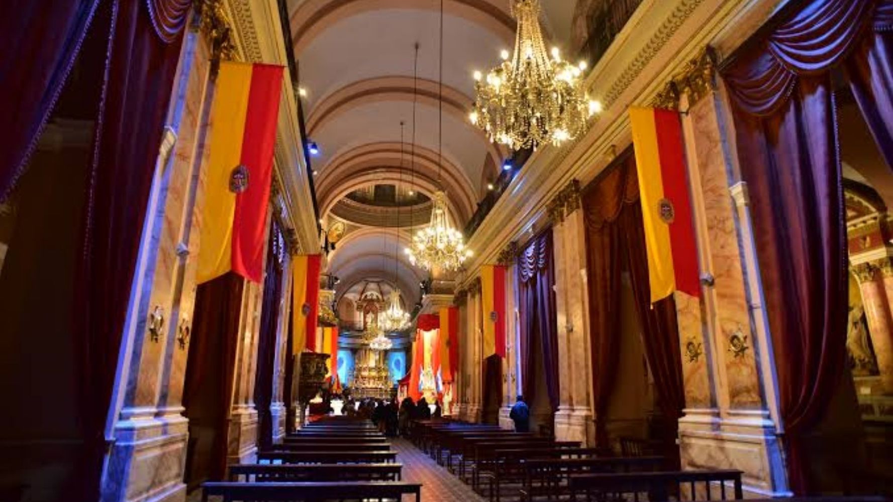 La Noche de los Templos.