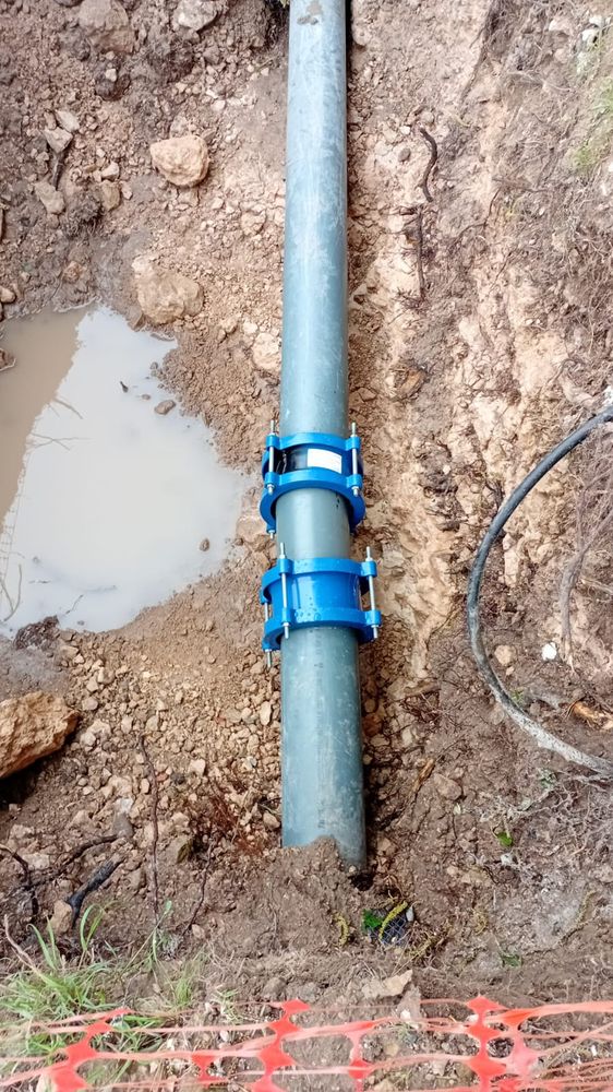 Trabajan en dos pérdidas de agua y estiman que el servicio se normalizará por la tarde