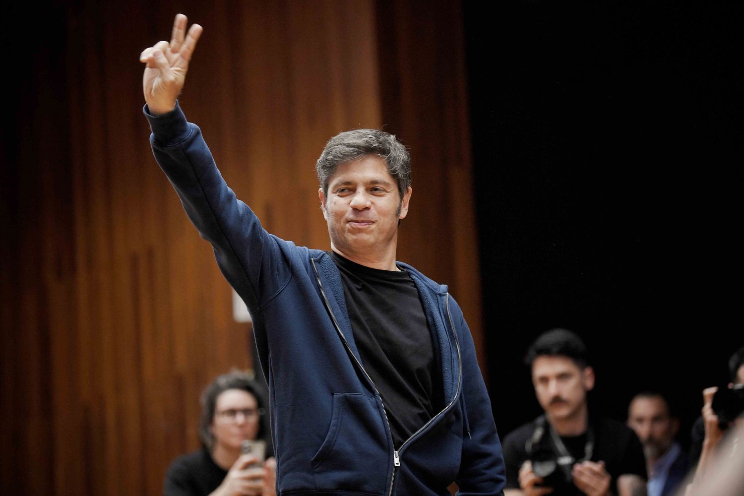 “No podemos subordinar los intereses nacionales a estrategias de otros países. Que nuestras decisiones de política exterior estén dictadas por Estados Unidos e Israel es ridículo, nocivo y grave: nos hace entrar en conflictos que no son nuestros, que no tienen que ver con nuestro interés nacional, nuestra historia y nuestra soberanía”, sostiene Axel Kicillof.