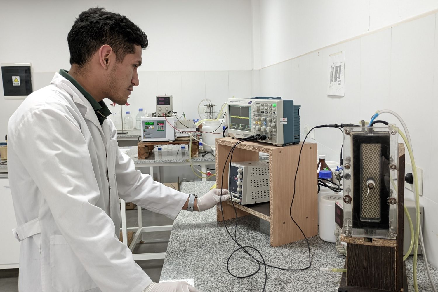 El Centro de Investigación y Desarrollo en Materiales Avanzados y Almacenamiento de Energía de Jujuy (CIDMEJu) está instalado en Palpalá y recibirá al gobernador bonaerense Axel Kicillof durante su visita a Jujuy.