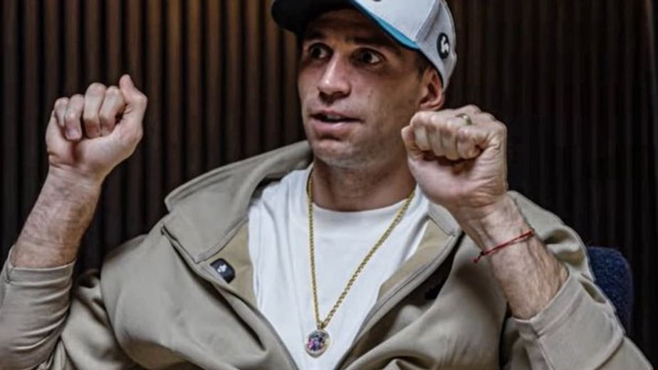 La comparación que hizo "Dibu" Martínez por la fractrura de mandíbula que sufrió: "El nocaut de la noche"