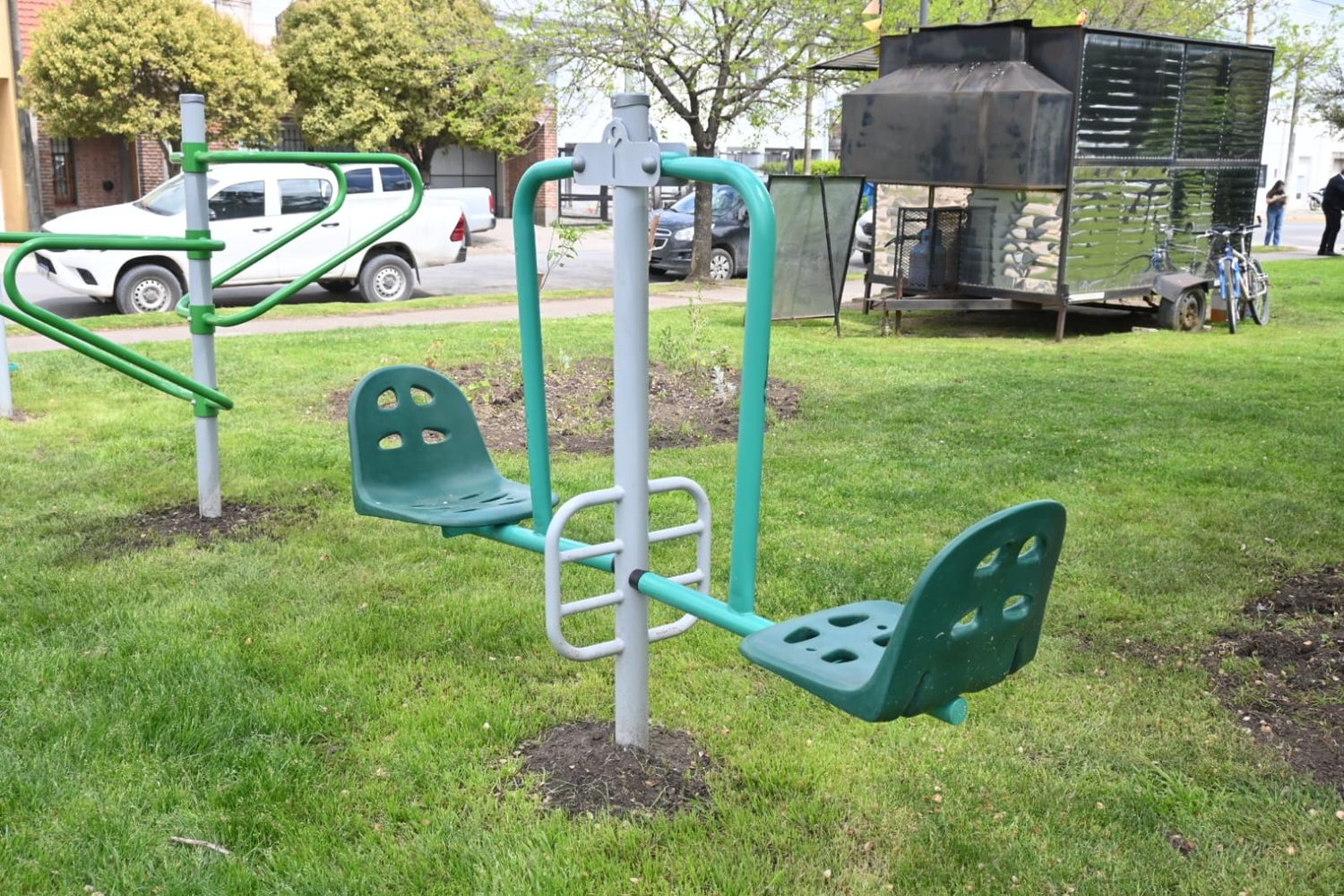 Se inauguraron los nuevos juegos de la Plaza del Árbol