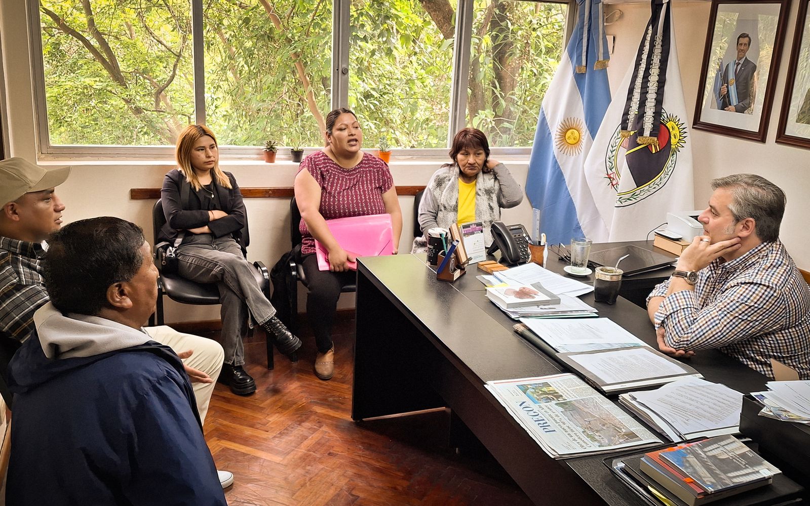 Durante la reunión en la sede legislativa del barrio Los Huaicos, la comitiva vecinal encabezada por el directivo Gonzalo Salas recibió el apoyo del presidente del Concejo Deliberante, Gastón Millón.