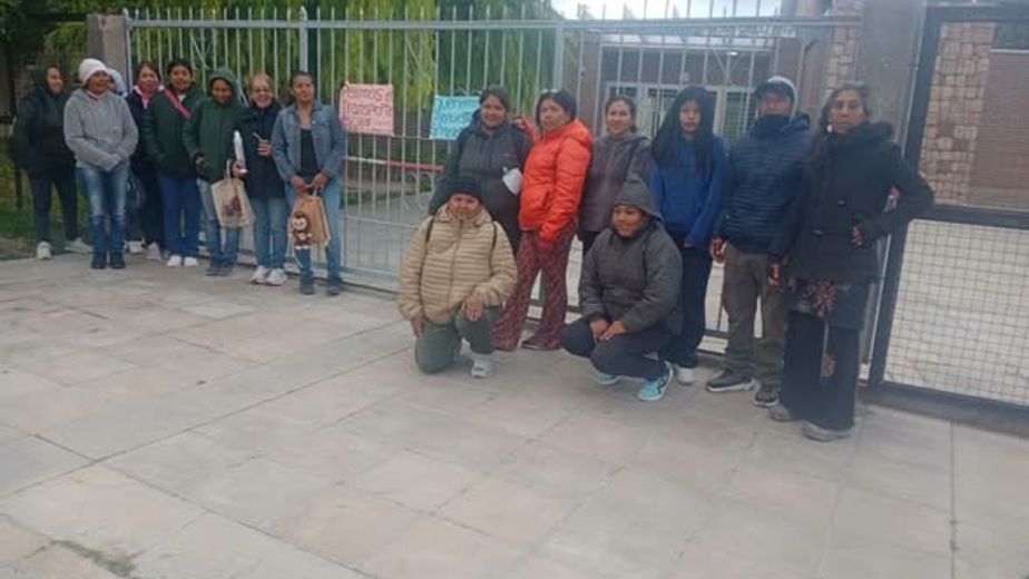 Padres tomaron la Escuela Secundaria Nº 40 de Hualfín por la falta de transporte escolar