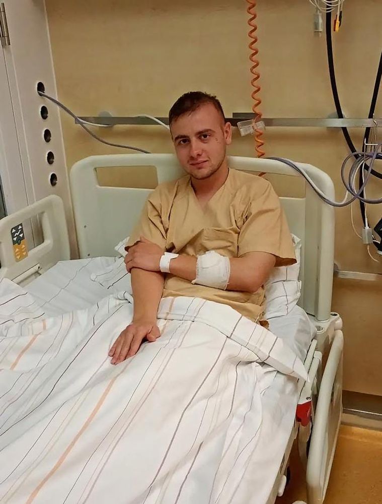 El joven será operado en Alemania.