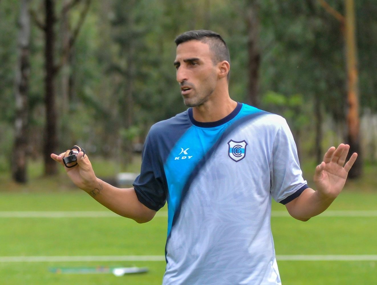 En la última práctica antes del viaje a San Juan, el DT Hernán Pellerano trabajó en el estadio “23 de Agosto” probando variantes en función del próximo inicio del octogonal denominado “Reducido”.