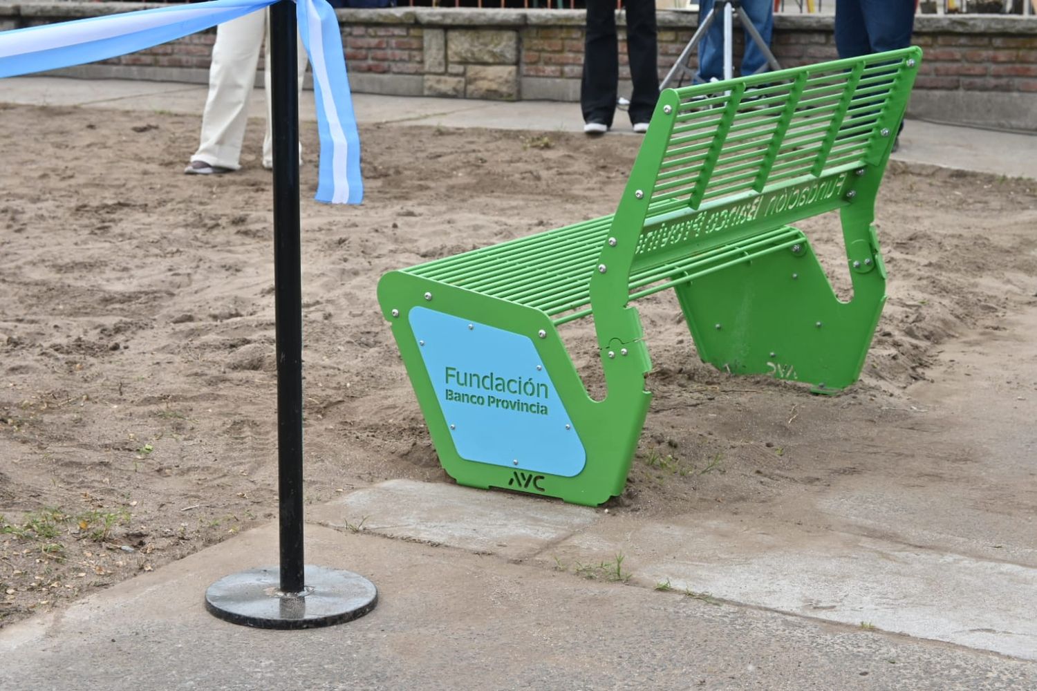 Se inauguraron los nuevos juegos de la Plaza del Árbol