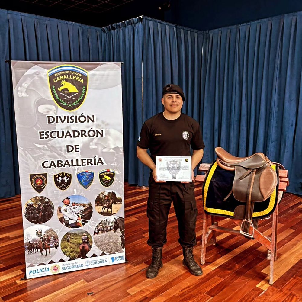 Aprobó en Córdoba el 4° Curso Básico Nacional G.O.E.M., de 215 horas cátedra entre teoría y práctica.