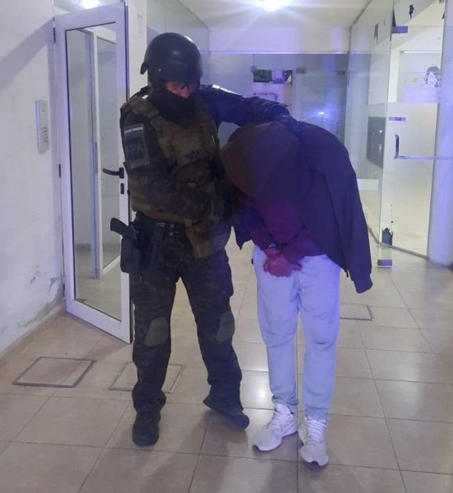 Dos hermanos fueron detenidos por la Fuerza Policial Antinarcotráfico en Arroyito