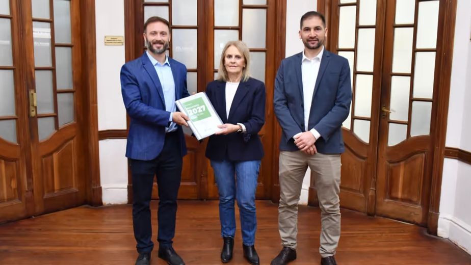 Concordia: Azcué presentó un presupuesto de $165.000 millones para 2027 y duplicará los fondos destinados a obras públicas