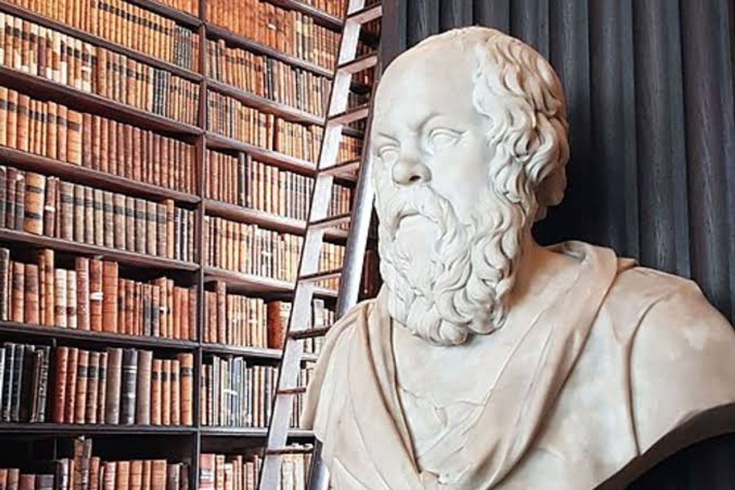 La profunda reflexión de Sócrates, filósofo griego, sobre el sentido de la existencia y la importancia de conocerse a uno mismo: “Una vida sin examen no merece ser vivida”