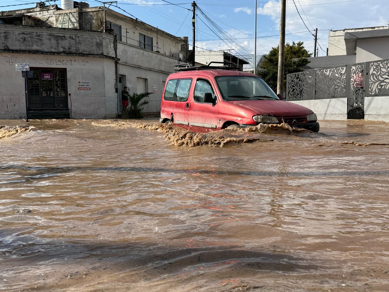Fuertes lluvias y caída de granizo en distintas áreas de Córdoba.