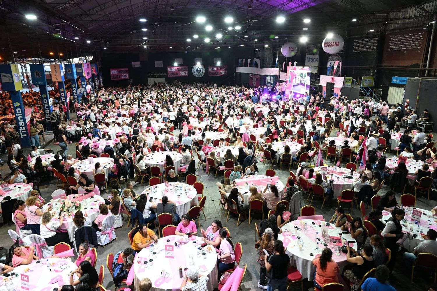 Más de 2.400 mujeres de distintos barrios de la capital participaron de la jornada.