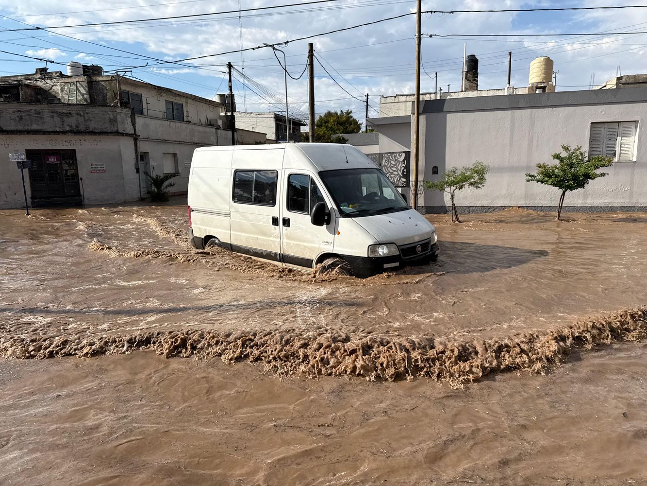 Fuertes lluvias y caída de granizo en distintas áreas de Córdoba.