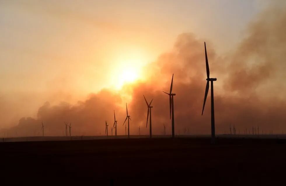 Nick Oxford/Reuters.A wind farm near Seiling, Oklahoma. Companies are taking advantage of the declining cost of renewables. eeuu  energia eolica parque eolico