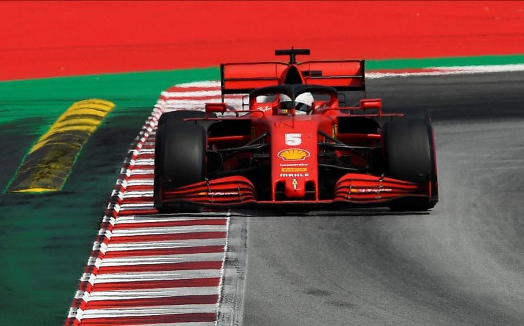 Vettel salvó el honor de Ferrari en Cataluña.