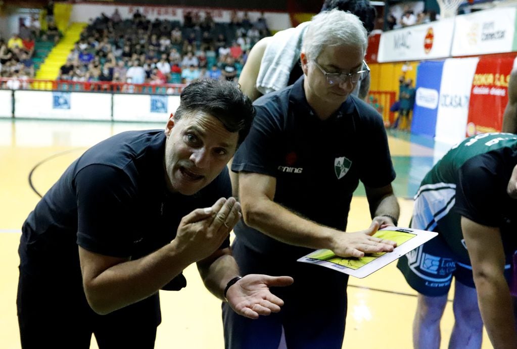 La dupla Claudio Arrigoni y Bruno Lábaque con el complicado objetivo de que Atenas se quede en la Liga Nacional. (Germán Ruiz / Prensa Atenas)