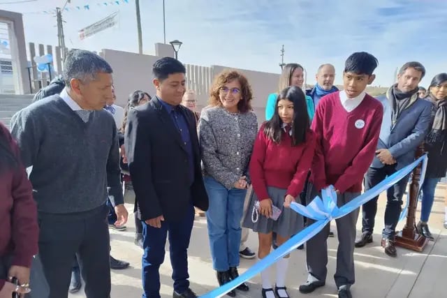 Inauguran colegio en Tres Cruces (Jujuy)