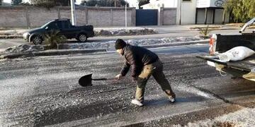 Esparcen sal en calles congeladas san rafael