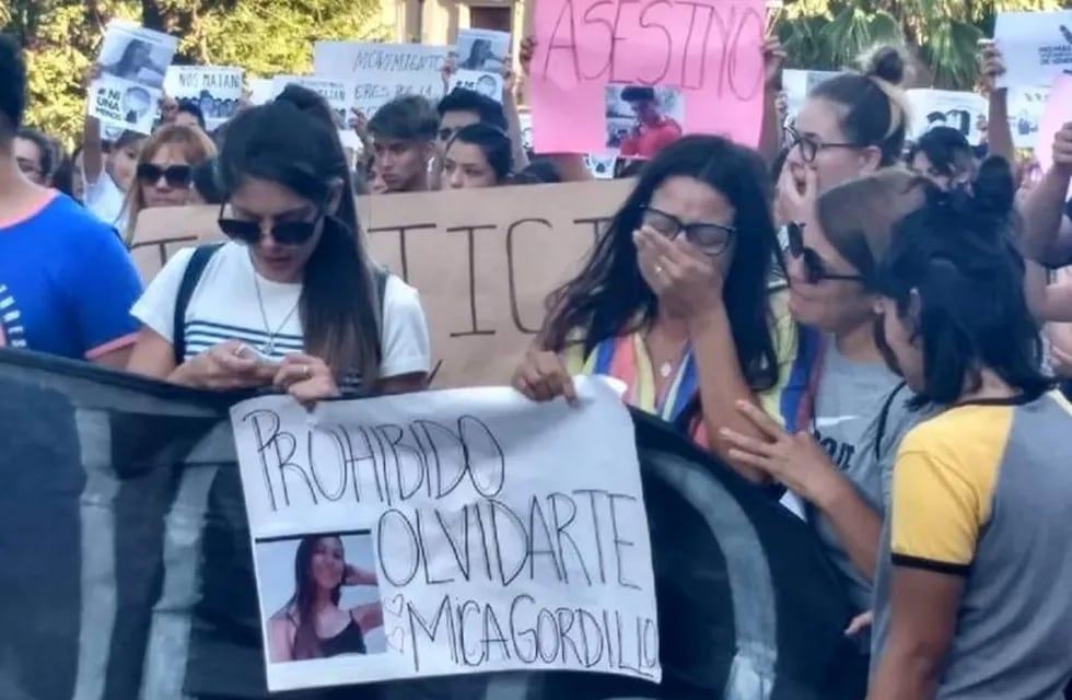 Marcha pidiendo justicia por Micaela Gordillo en Catamarca.
