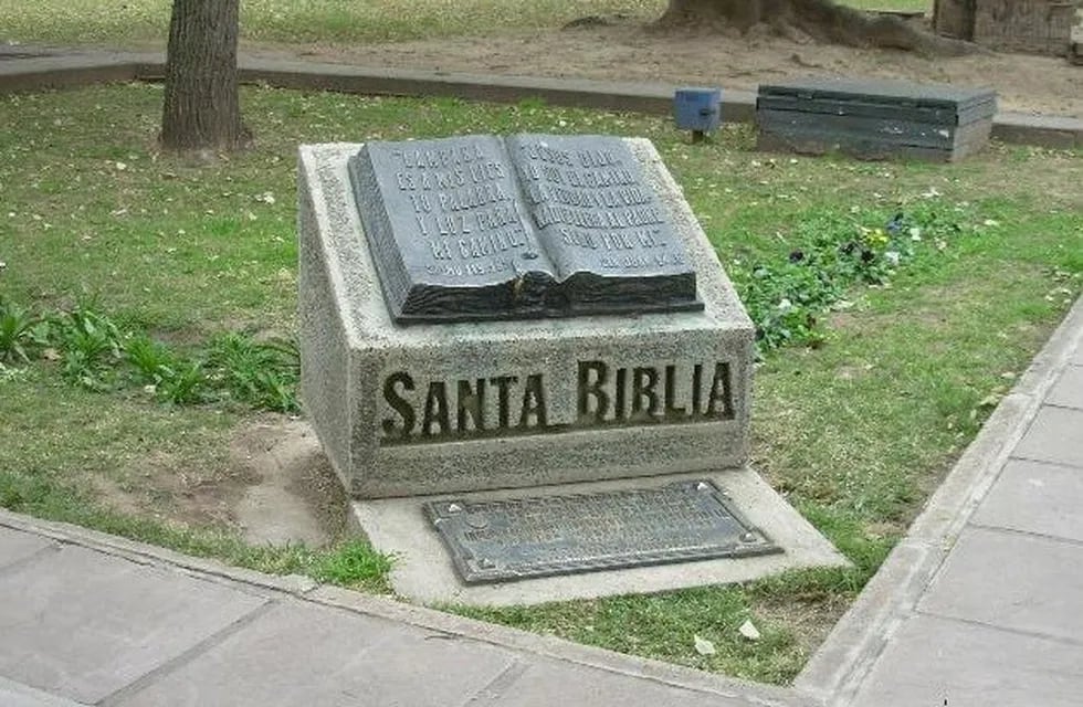 Monumento a la Biblia. (Imagen ilustrativa)