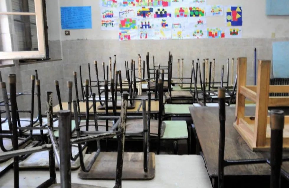 Ya son más de 10 las escuelas que suspendieron las clases por la caída de agua nieve en Mar del Plata