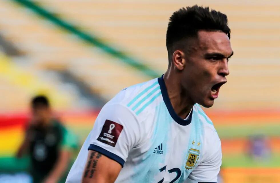 Argentina's Lautaro Martinez celebrates after scoring against Bolivia during their 2022 FIFA World Cup South American qualifier football match at the Hernando Siles Stadium in La Paz on October 13, 2020, amid the COVID-19 novel coronavirus pandemic. (Photo by Juan KARITA / POOL / AFP)