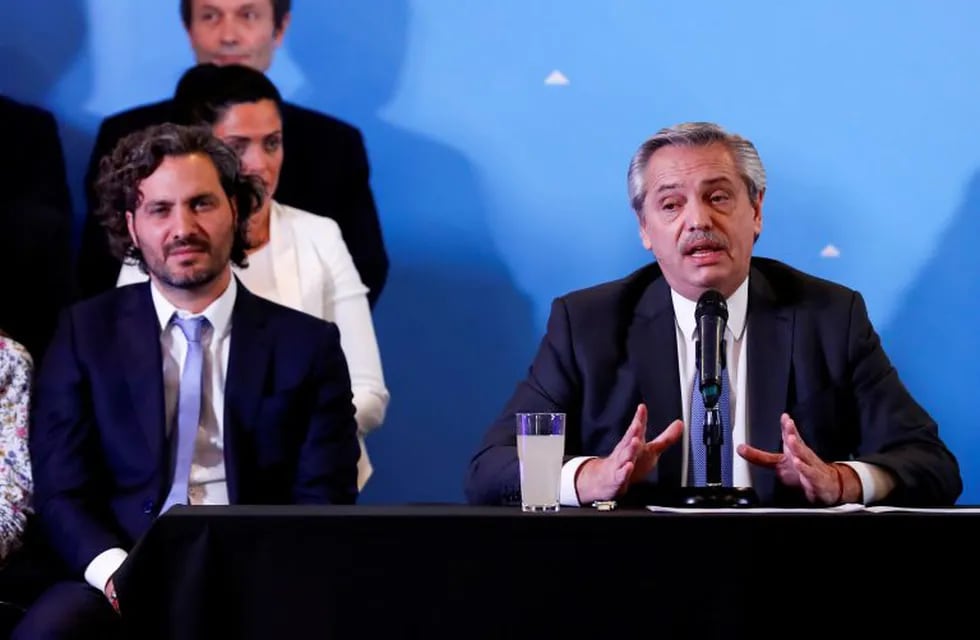 Alberto Fernandez y Santiago Cafiero. REUTERS/Agustin Marcarian